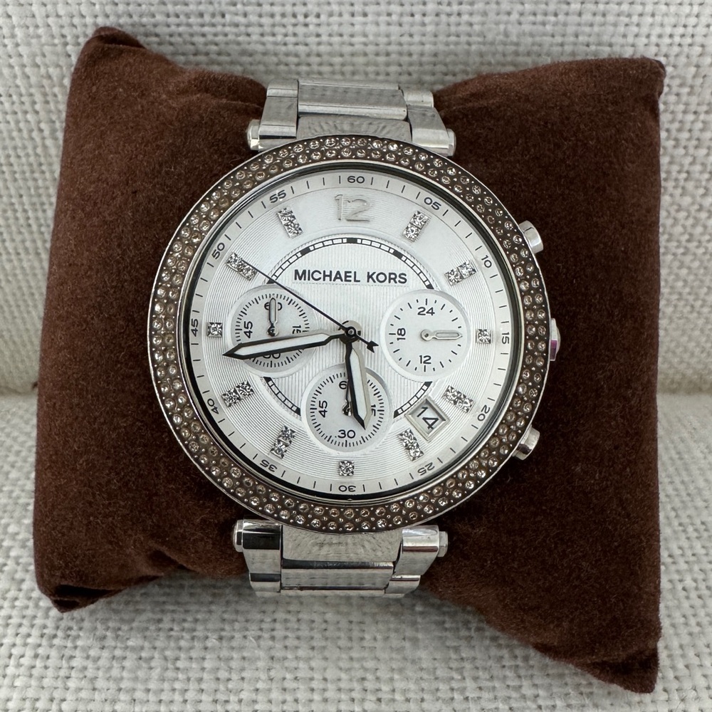 Michael Kors Womens Silver Crystal Accent Chronograph Watch MK5353 - Picture 2 of 11